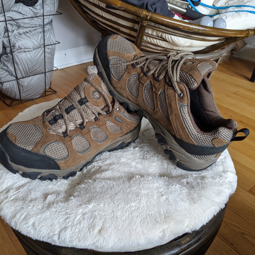 New Merrell hiking shoes
